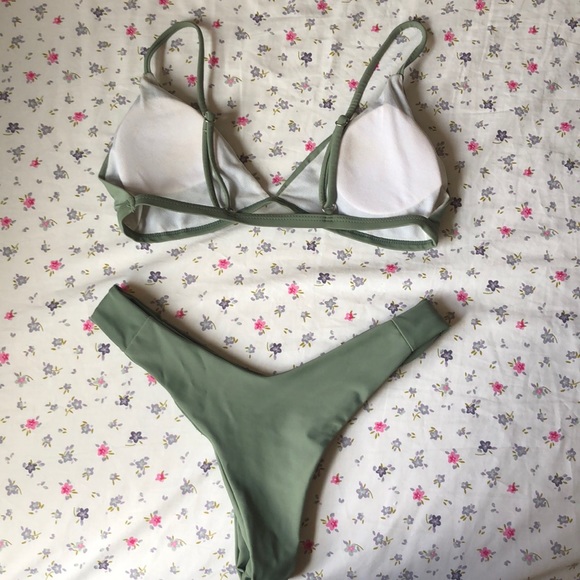 High leg cheeky bikini 👙 - Picture 4 of 5